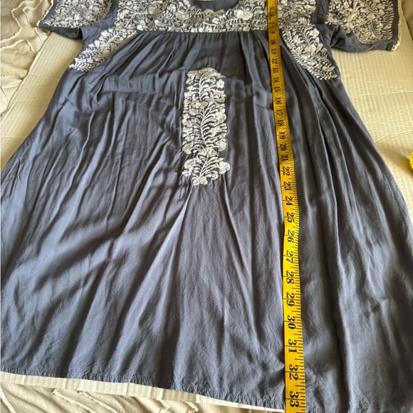 Buddy basics embroidered line dress size medium, like new - Picture 3 of 5